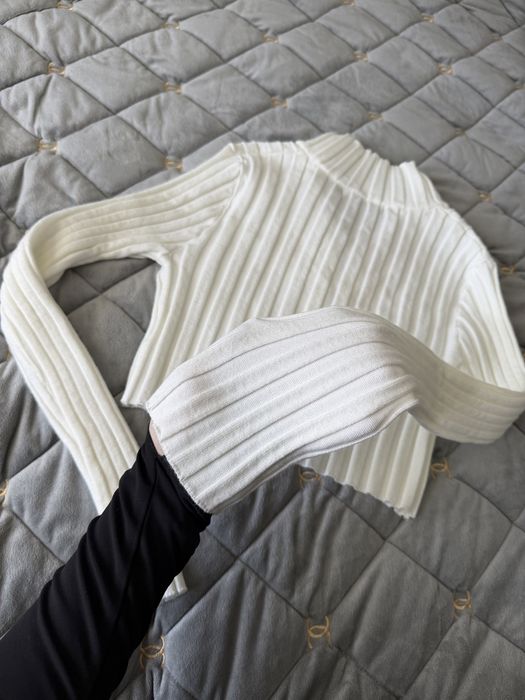 Біла кофта коротка кофтинка топ miu miu