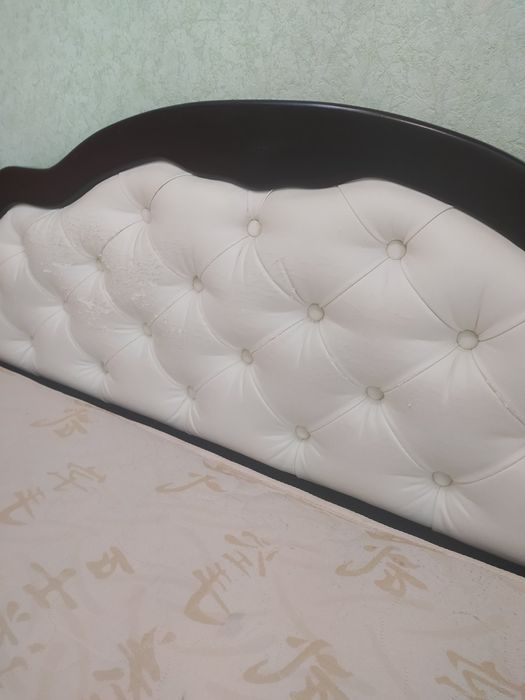 Продам кровать с матрасом