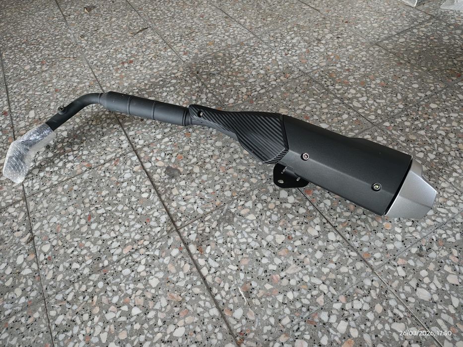 Escape original Yamaha MT-125 sem uso