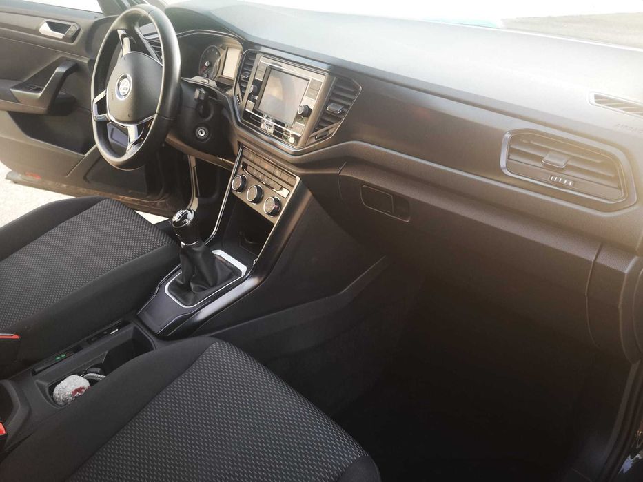 2017 Volkwagen T-ROC — photo 2