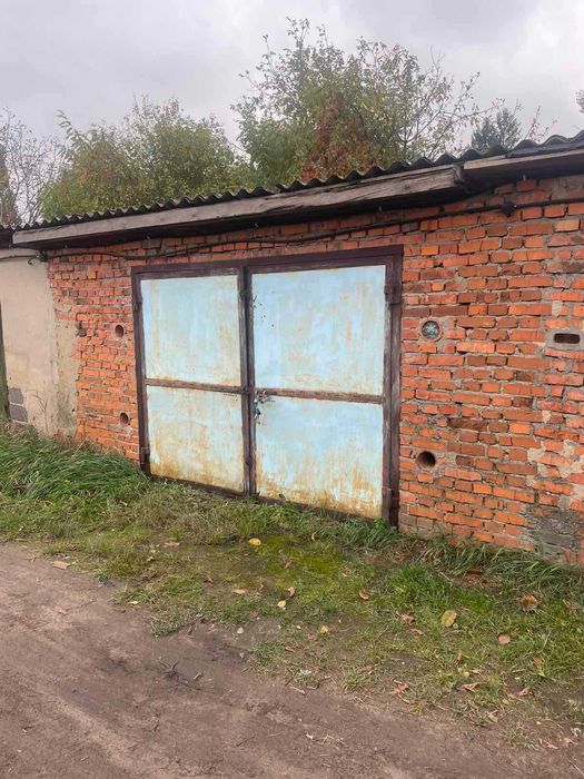 Продам гараж в кооперативі. Верхні гаражі.