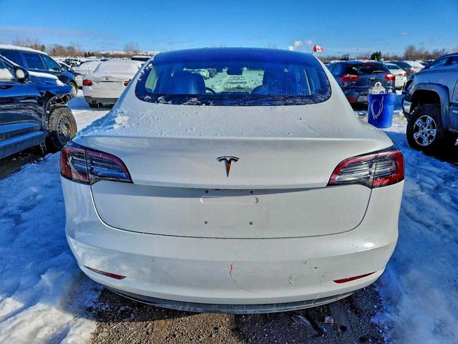 Tesla Model 3 Long Range 2018 в дорозі