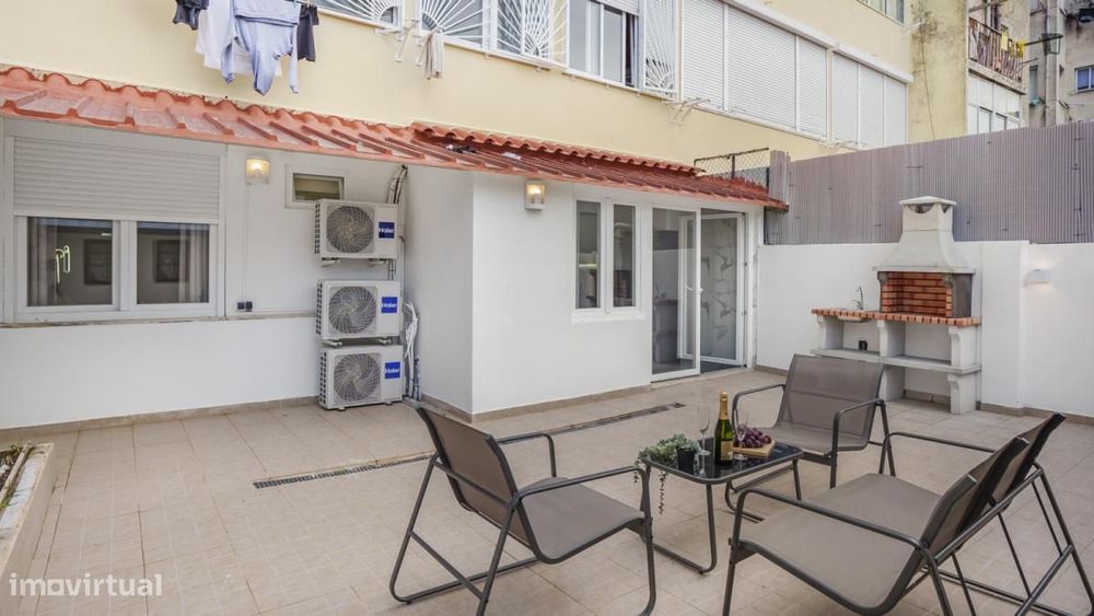 Apartamento com 2 quartos - localizado em Amadora Lisbon