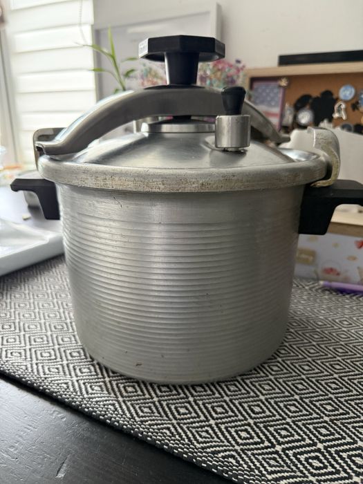 Szybkowar aluminiowy