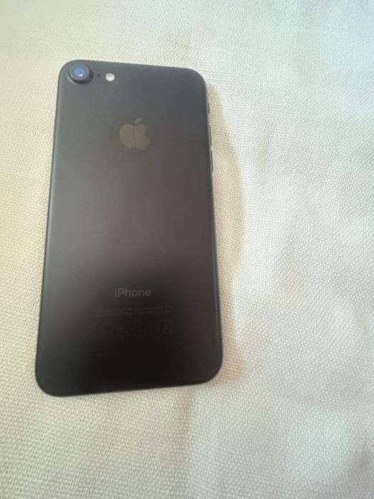 Продам айфон 7 на 32 гб