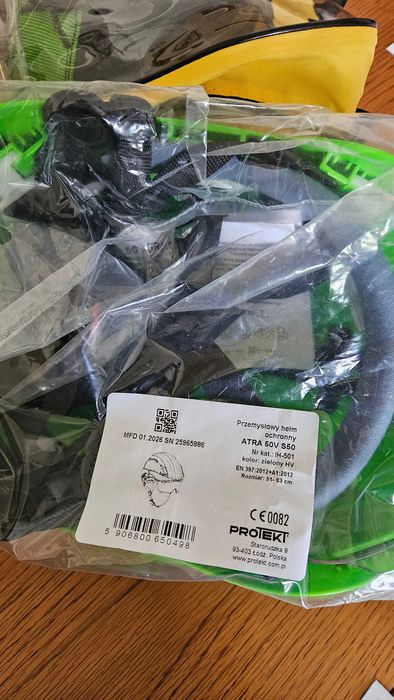 Szelki bezpieczeństwa + hełm ochronny+ urządzenie samohamowne