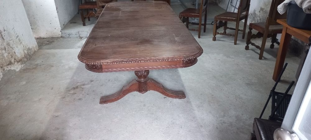 Mesa extensível com 8 cadeiras