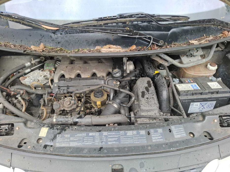 Renault Espace 2.2 DT (1998) – Motor Avariado | Ideal para Peças ou Projeto