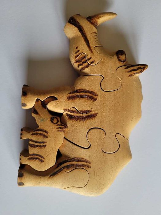 Binquedo em madeira, Rinoceronte com cria, puzzle - novo