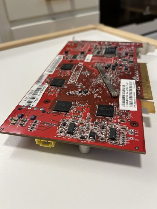 Колекційна відеокарта Radeon X800 Pro PowerColor