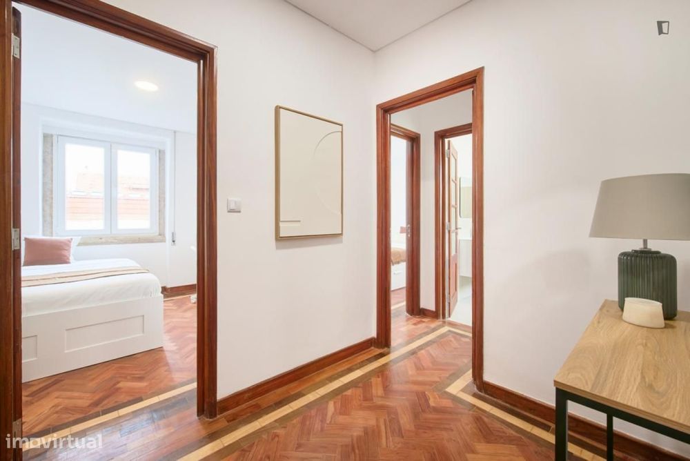 Quarto - localizado em São Sebastião Lisbon