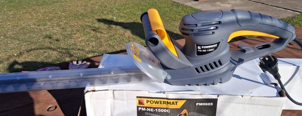 Sprzedam nożyce elektryczne do cięcia żywopłotu