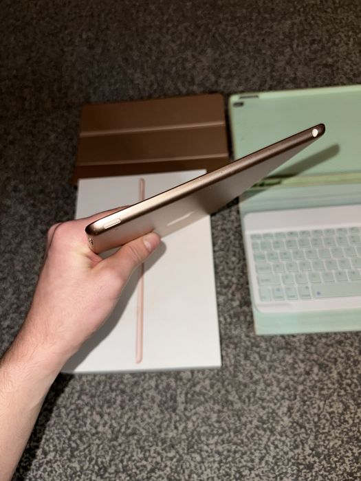 iPad 8th Generation Wi-Fi 32GB ゴールド Amazon.co.jp: 【整備済み品】 Apple iPad (第8世代) Wi-Fi 32GB