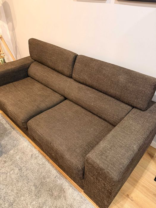 Sofá em tecido 3 lugares com banqueta