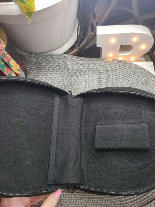 Чехол для н аушников