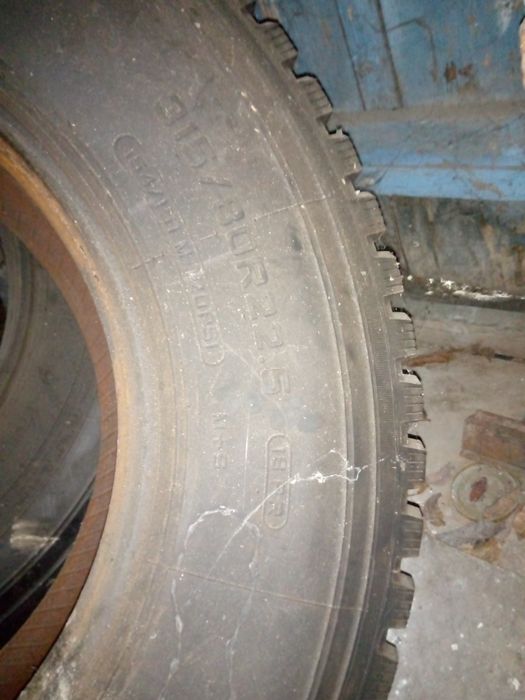 Покришки TRIANGLE 315/80R22,5.для фури