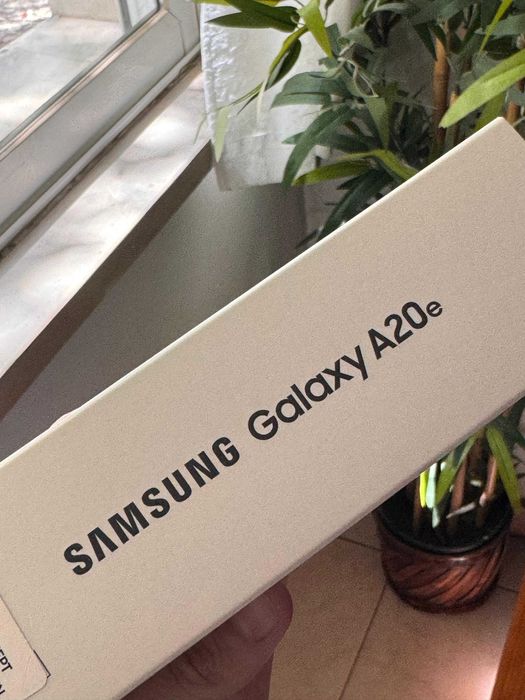 Smartphone SAMSUNG Galaxy A20e (5.8'' - 3 GB - 32 GB - Preto)