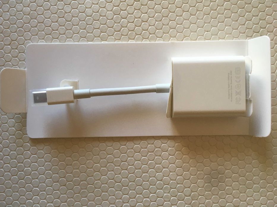 Mini Display Port to VGA Adapter64738808693761122