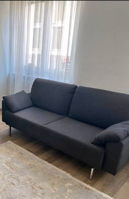 Vendo sofá 3 lugares – Conforto e estilo para a sua sala.