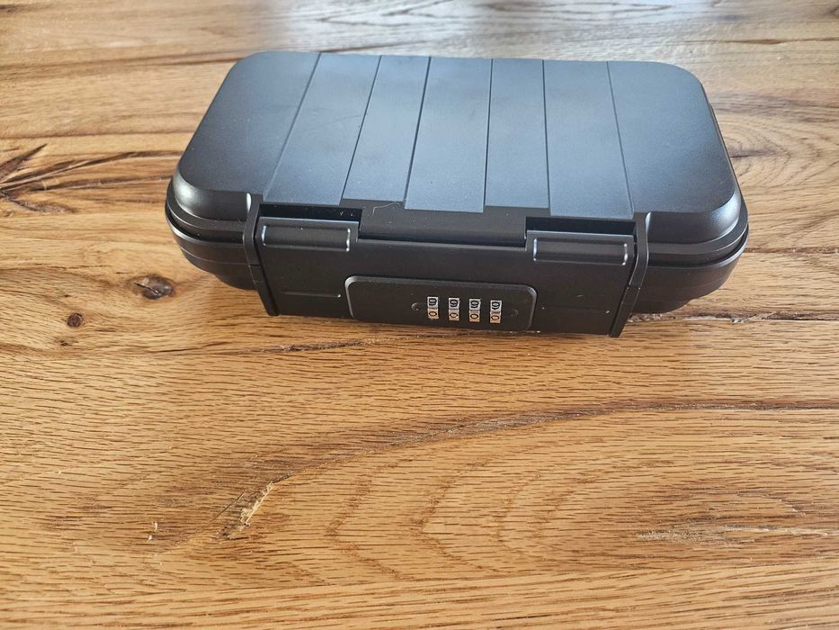 Przemosny sejf z szyfrem