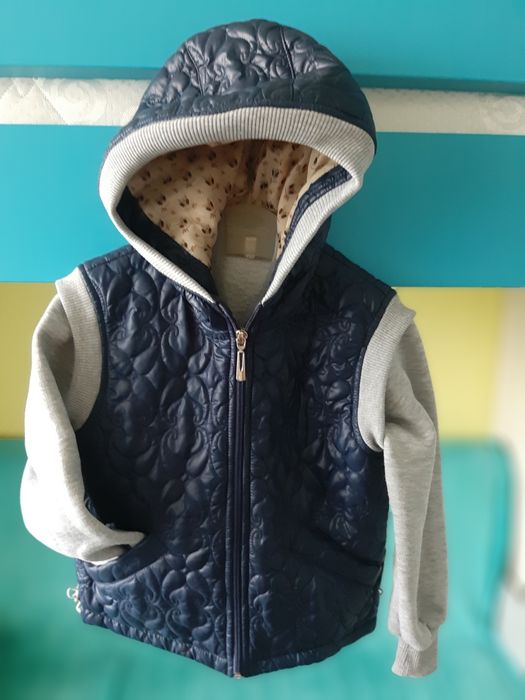 Продам жилетка кофта
