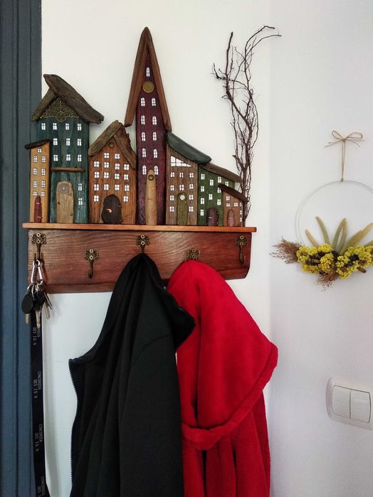 Wieszak do przedpokoju - Miasteczko z drewna morskiego.