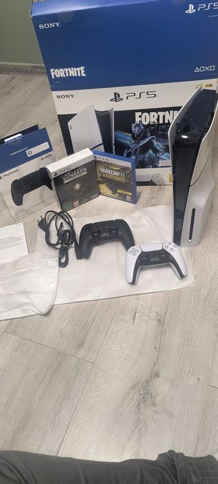 PlayStation 5 slim + 2 Pady DualSense + Gry + Pudełko