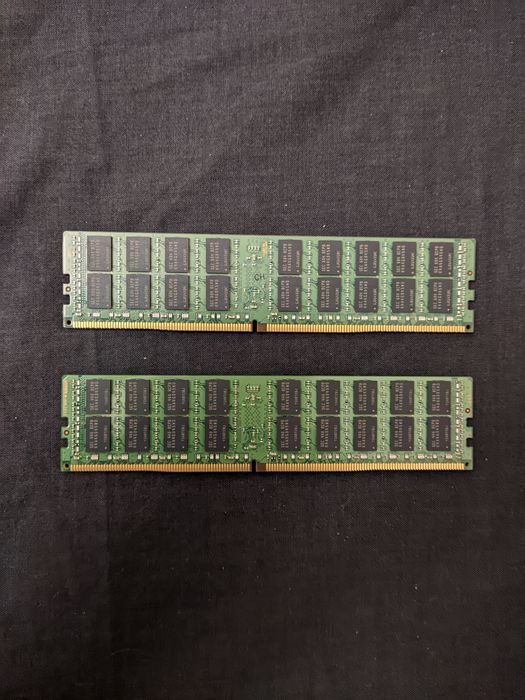 Серверна оперативна пам'ять Samsung 16GB DDR4 ECC REG 2133MHz
