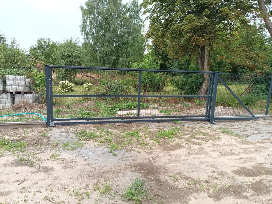 Ogrodzenia panelowe brama furtka montaż słupek panel podmurówka wola