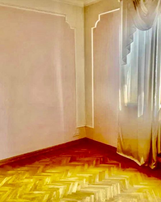 Продаж будинку 650 кв.м. Стоянка, 6 км. від Києва.