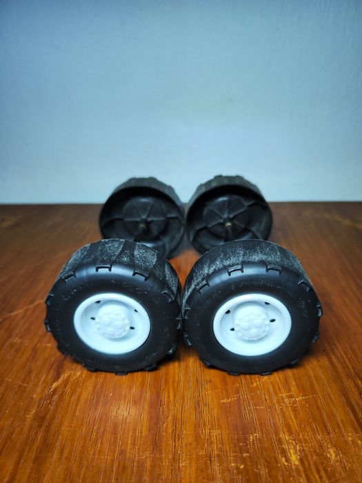 Колёса для ремонта игрушечной машины