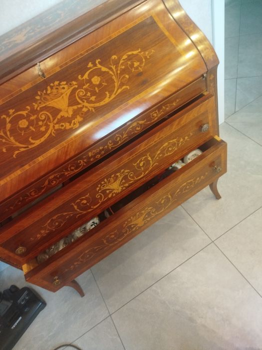 Elegancka komoda sekretarzyk  włoski, wysoki połysk