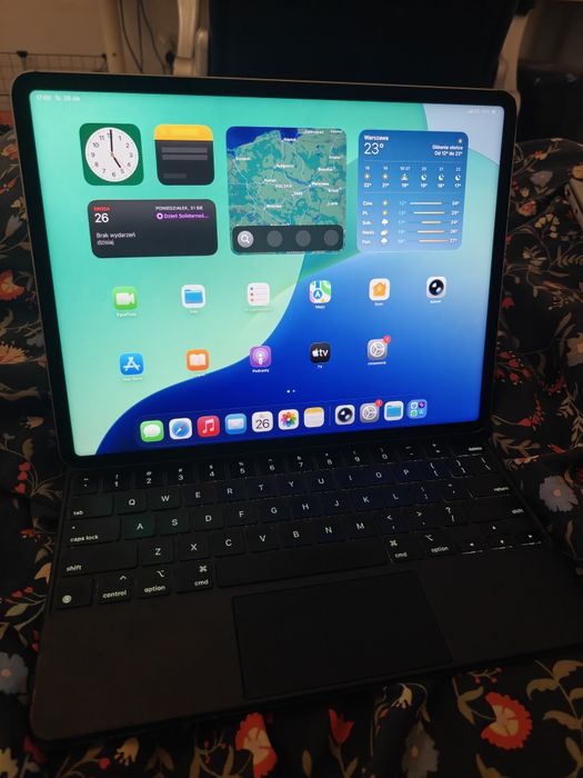 Apple iPad Pro 12,9" 6. generacji Wi-Fi + 5G 256 GB + Magic Keyboard