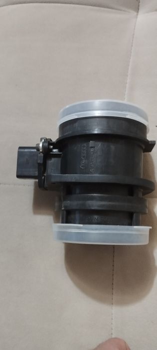 Росходомір повітря vag 06j 906 461 фірми hitachi