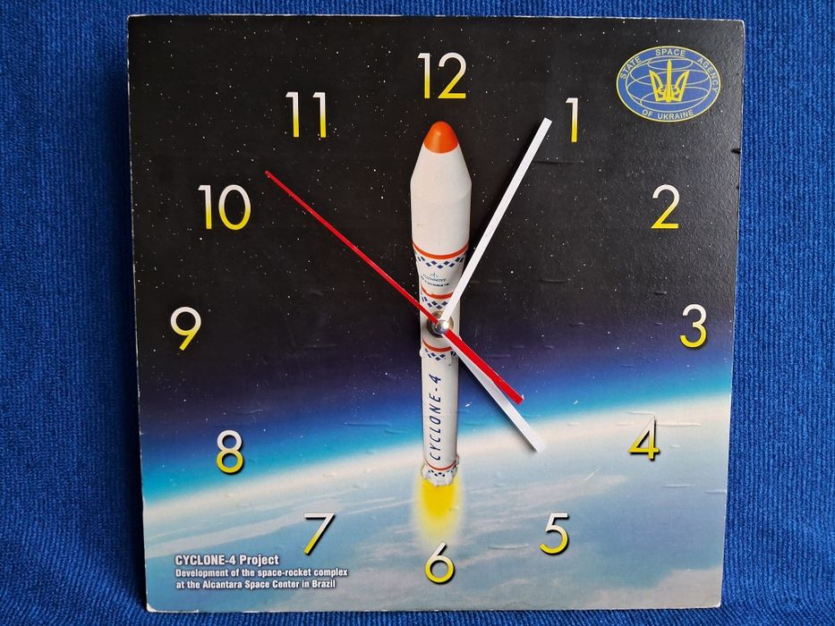 Часы настенные кварцевые  Kronos  Sakura Циклон-4