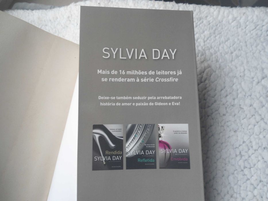 ATRAIDA por Sylvia Day (da série Crossfire)