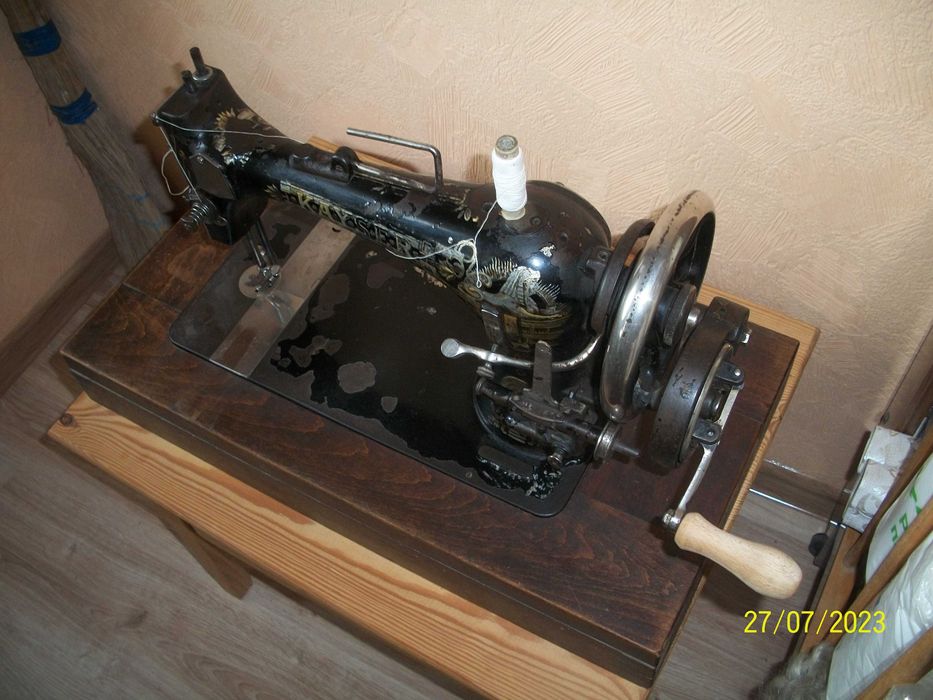 Швейная машинка бу Кайзер