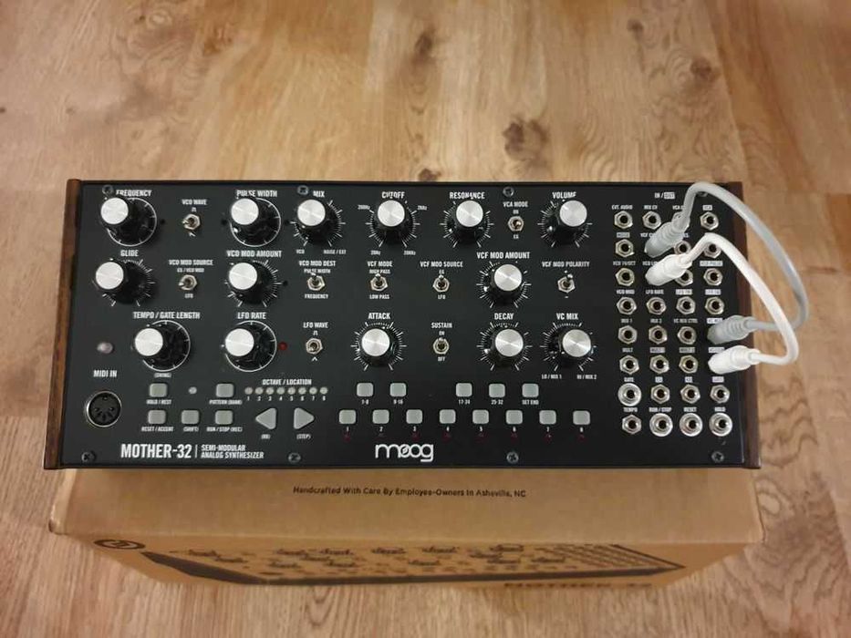 Sprzedam syntezator Moog mother-32
