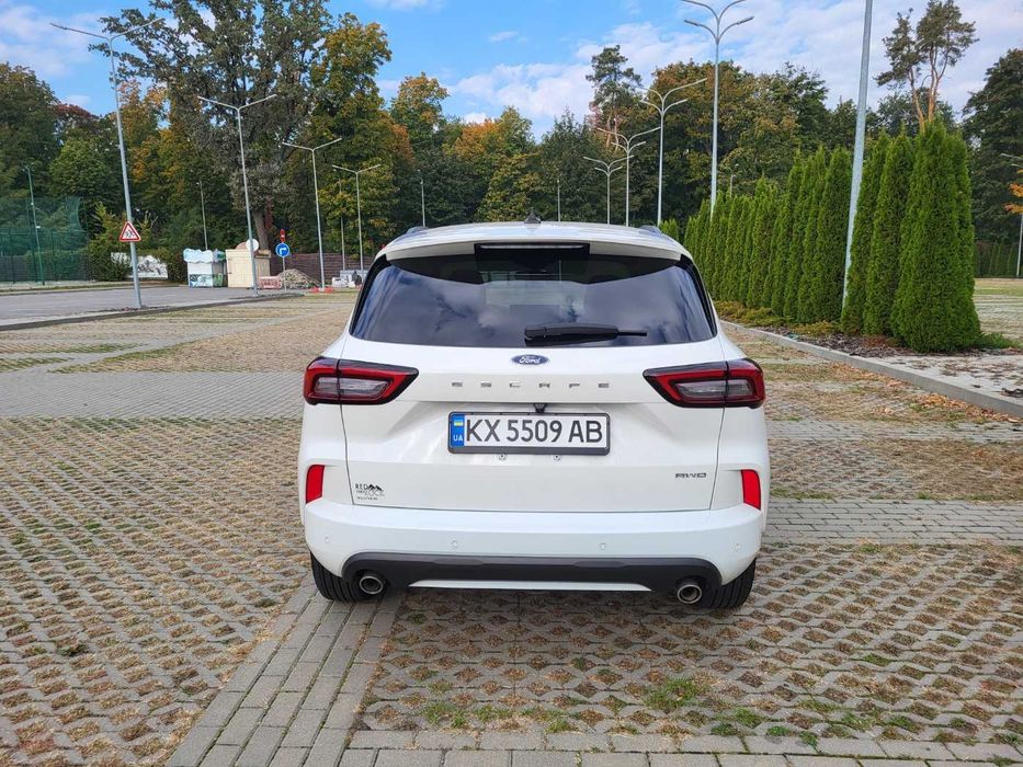 Власник ПРОДАМ Ford Escape 2024