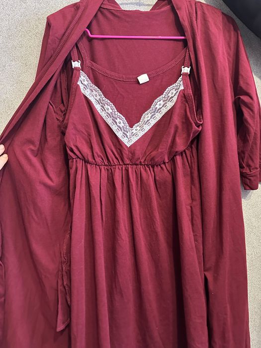 Халат та нічна сорочка для вагітних та годуючих