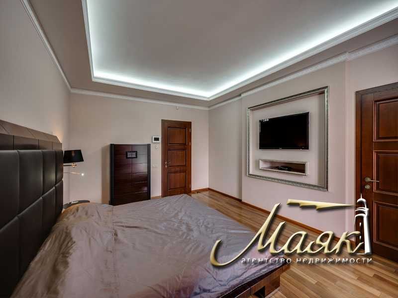 Безупречный дом на Великом Лугу.