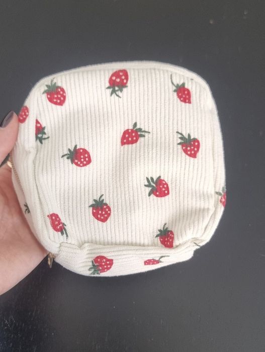 Mini Mochila de Bombazine Morangos + Pequena Bolsa