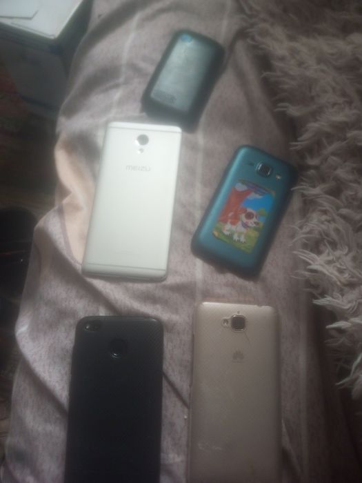 Телефони одним лотом