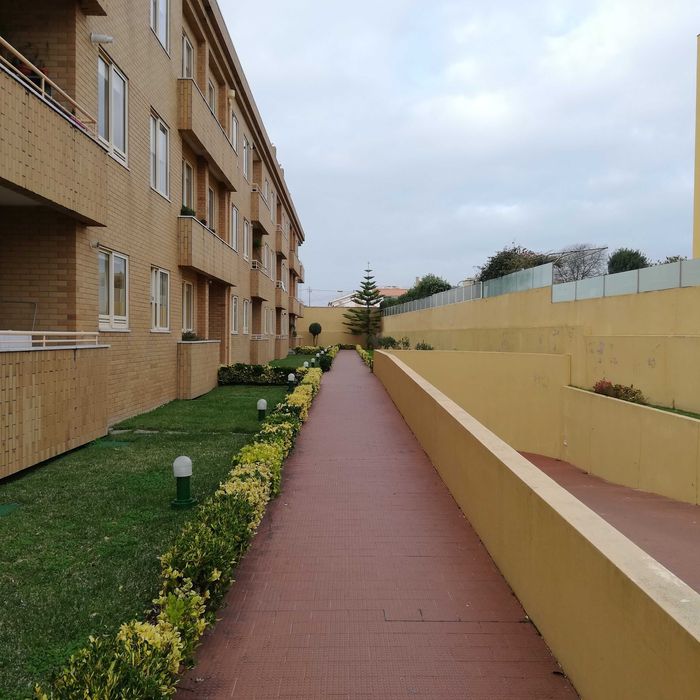 Alugo Apartamento T1+1, a 350 metros da Praia de Francemar, em condomínio fechado