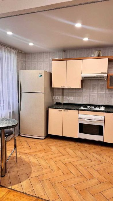 Оренда 4-км. квартири біля Нагорки