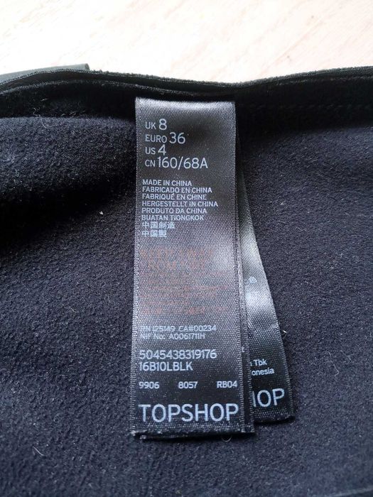 Czarne woskowane spodnie River Island 36 S wysoki stan skórzane skinny