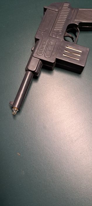 Pamiątka PRL- pistolet zabawka
