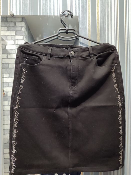 Спідниця,катонова з  камінцями.