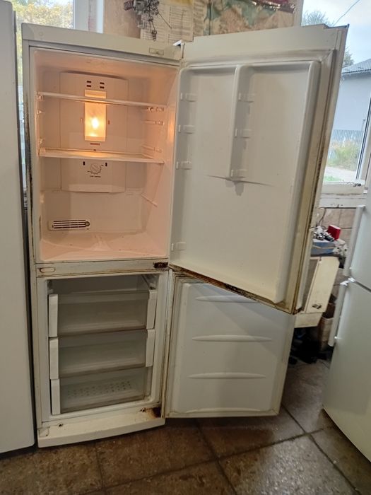 Холодильник Sharp WWH537GDUHD 180 см