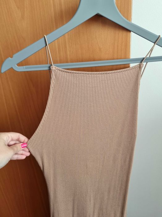 Vestido castanho claro com decote nas costas H&M, tam XS - nunca usado